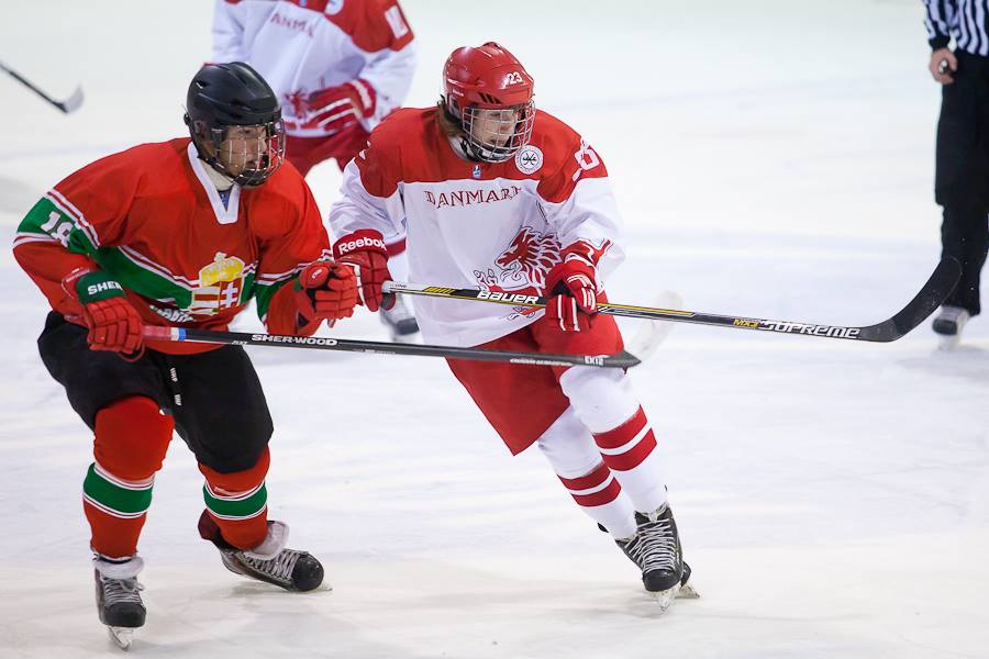 HUNDEN U18