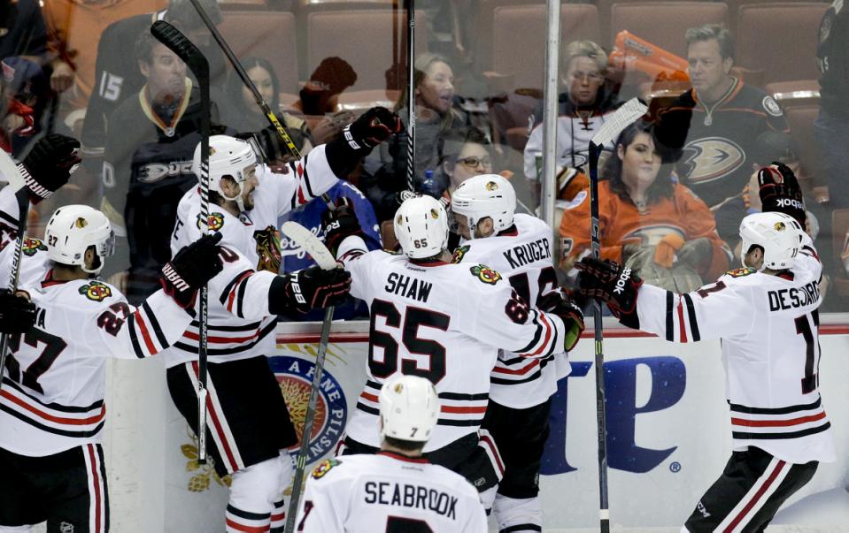 Blackhawks Ducks Hockey
