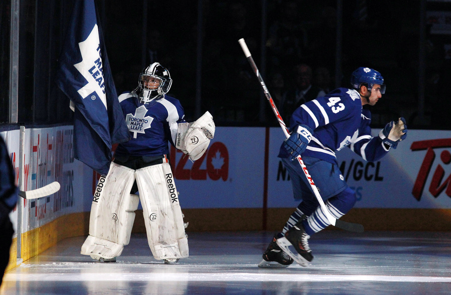 Toronto Maple Leafs play the Minnesota Wild