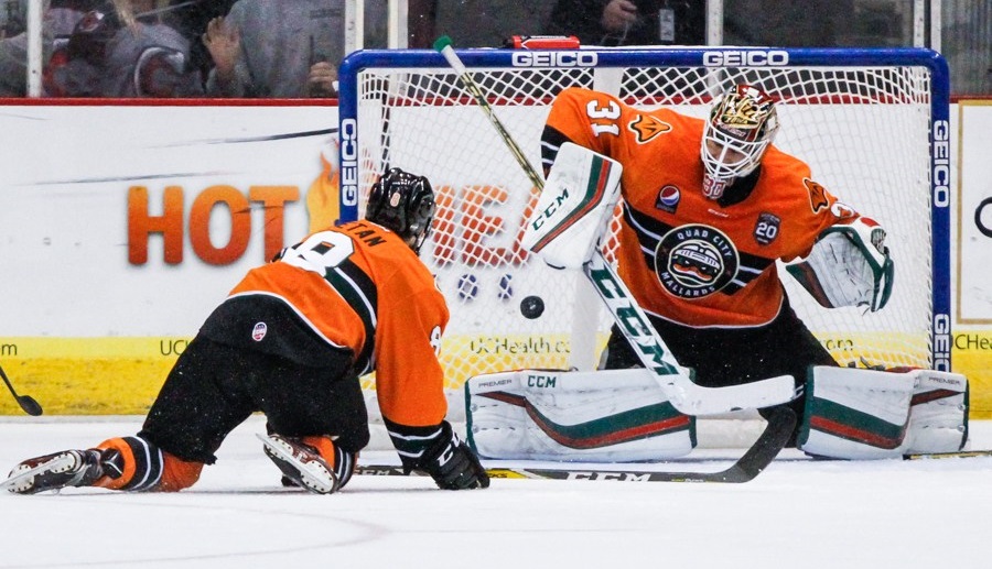 The Cincinnati Cyclones beat the Quad City Mallards 4-1 Thursday