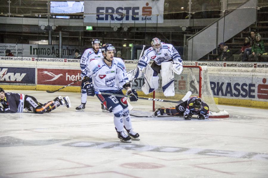 DEC-AVS_2018-900