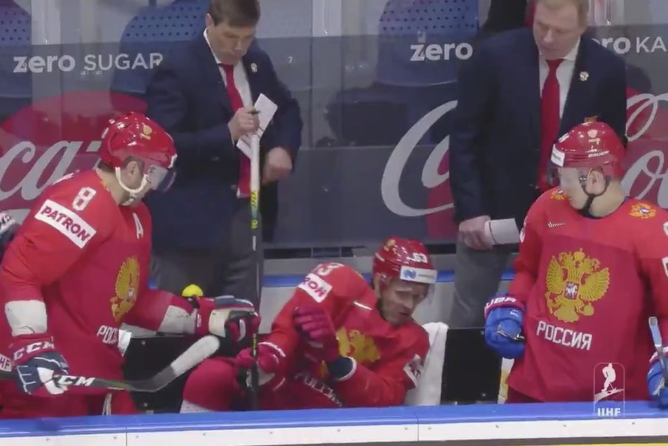 alex-ovechkin-glove-save-puck