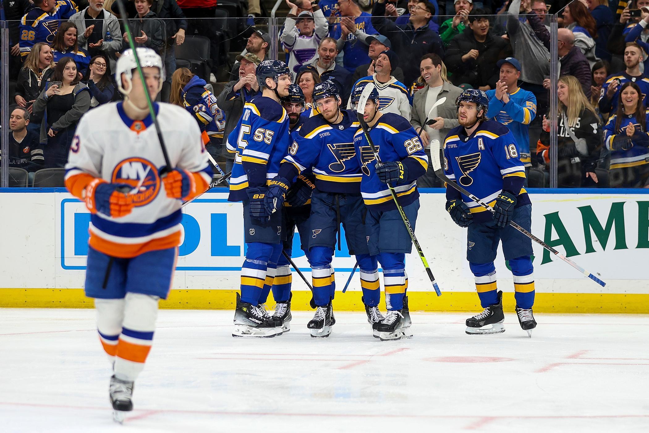 islanders-blues-hockey